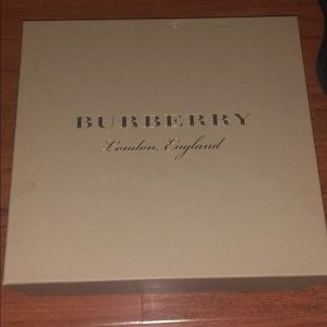 Burberry shoes box